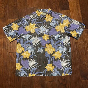 Caribbean Floral Hawaiian Short Sleeve Button Down Shirt
